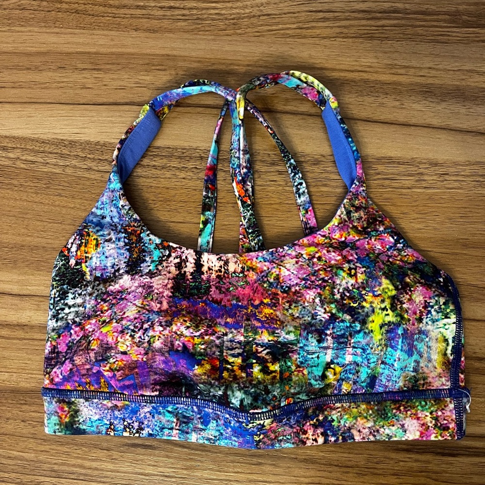 Lululemon sports bra